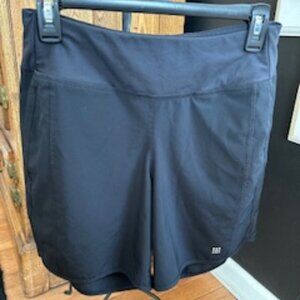 Title Nine The Original Anti-Run Shorts 7" Black size small